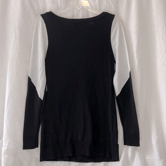 INC INTERNATIONAL CONCEPTS Long-Tunic Sweater with Sequins Size XS - Picture 2 of 7